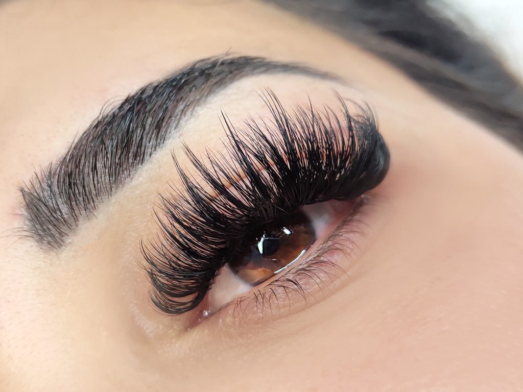 eyelash extension mega volume